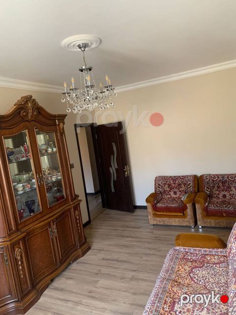 Satılır 5 otaqlı köhnə tikili 107 m² — Bakı