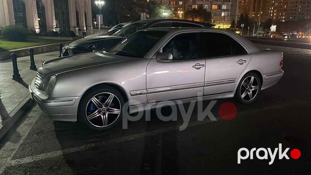 Mercedes E 280, 2.8 L, 2000 il, 280 500 km — Avtomobillər, Bakı (4)