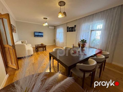 Satılır 5 otaqlı köhnə tikili 110 m²