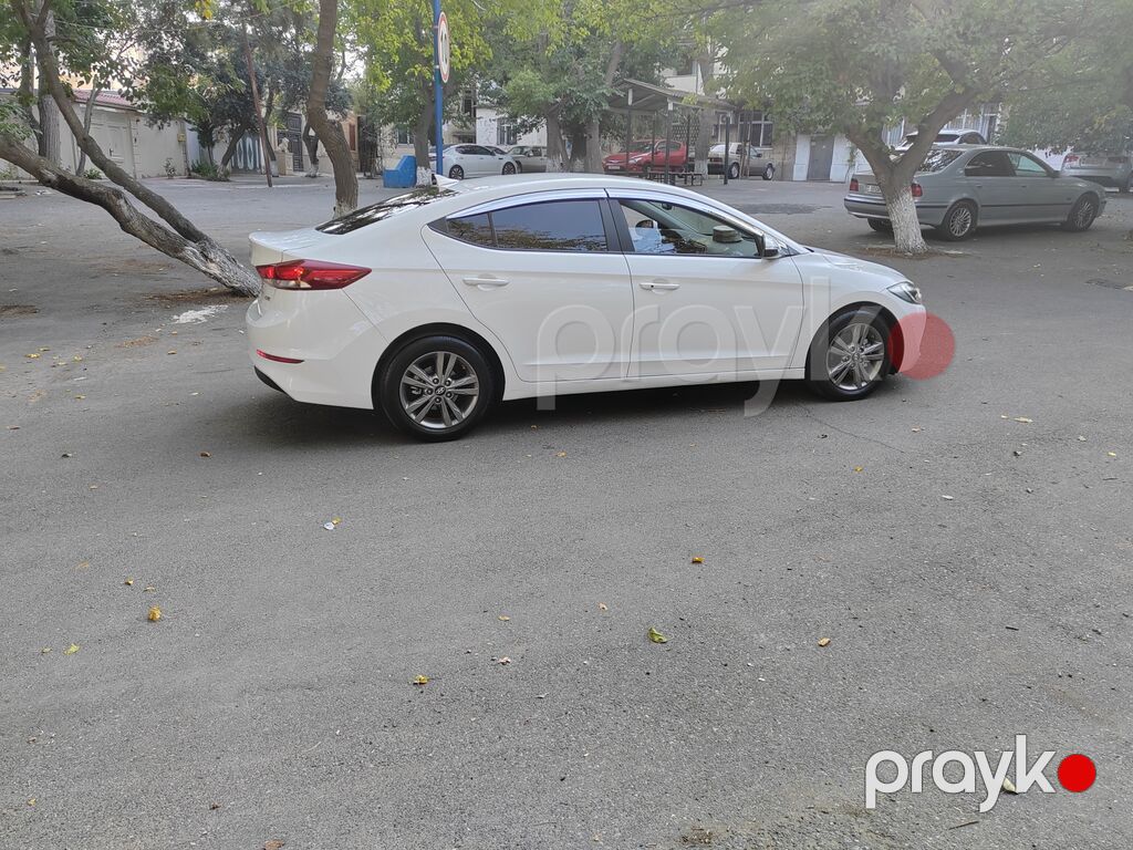 Hyundai Elantra: 1.6 l 2016 il Sedan — Avtomobillər, Xırdalan (7)