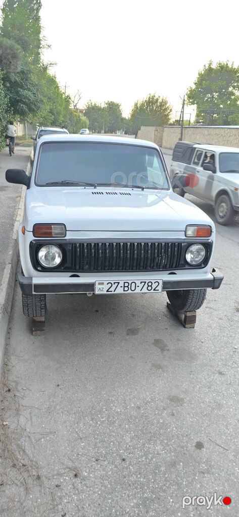 Lada (VAZ) Niva, 1.7 L, 2015 il, 260 300 km — Xudat
