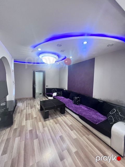 4-otaqlı mənzil, Nizami r., 250 m² — Bakı