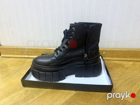 Qısaboğaz, Bershka, Ölçü: 37, rəng - Qara, Yeni — Bakı