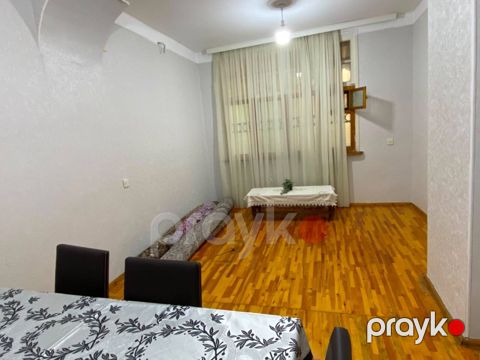 İcarəyə verilir 5 otaqlı köhnə tikili 135 m² — Bakı