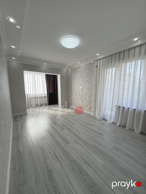 Satılır 2 otaqlı köhnə tikili 65 m² — Bakı