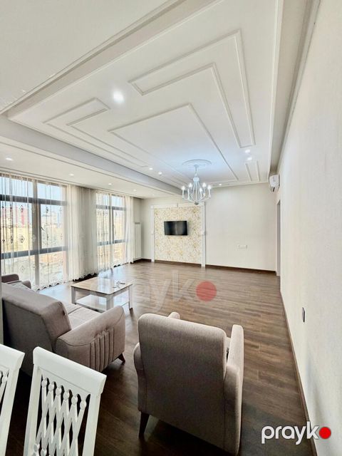 Satılır 3 otaqlı yeni tikili 130 m² — Bakı