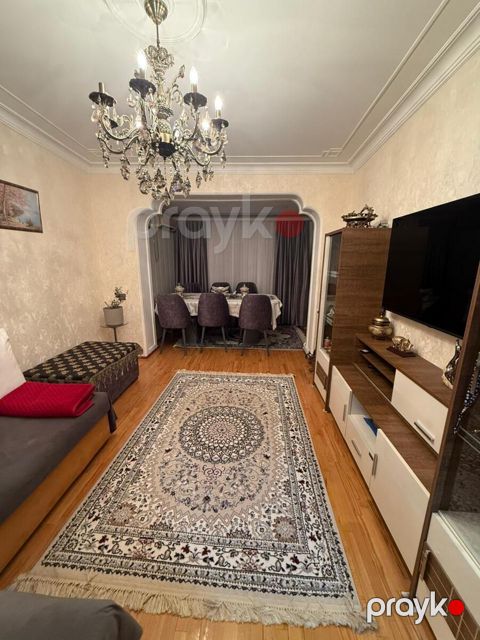 Satılır 2 otaqlı köhnə tikili 50 m² — Bakı