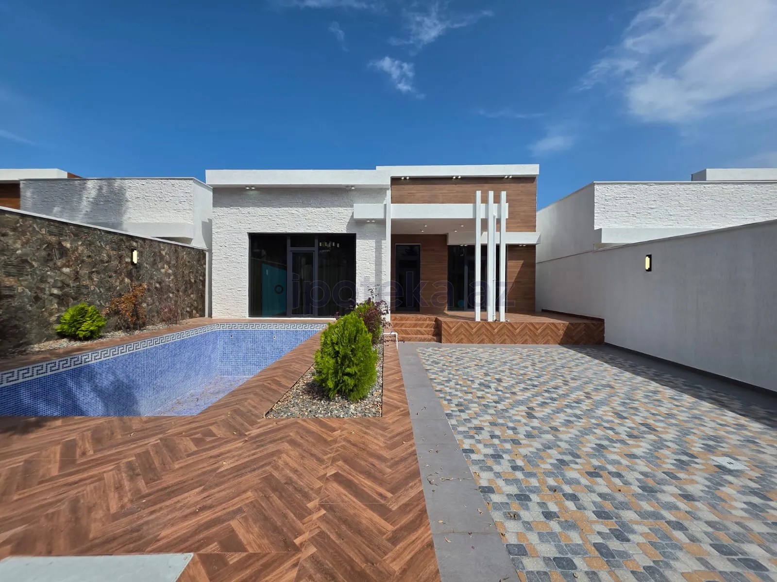 Satılır: 4 Otaq, Bağlar, Xəzər r., Şüvəlan q., 150.00 m²