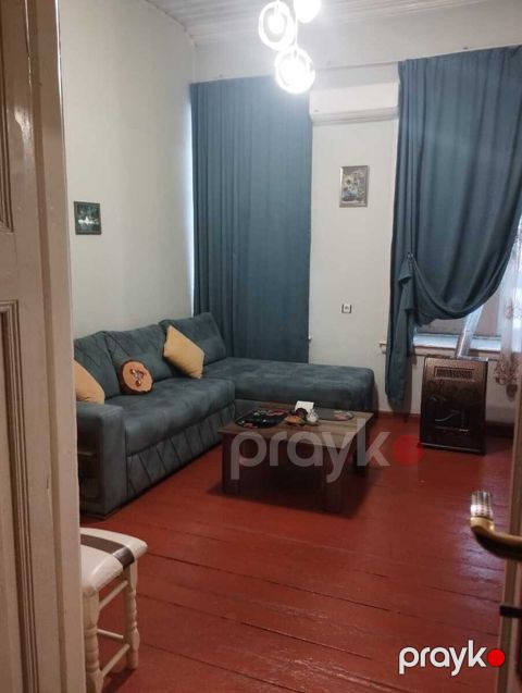 Satılır 2 otaqlı köhnə tikili 60 m² — Bakı