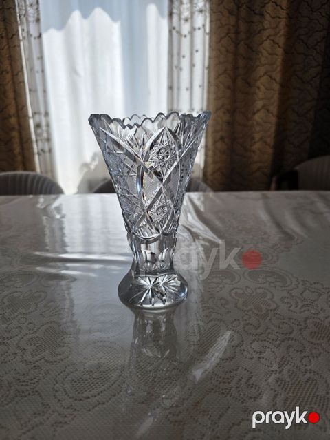 Bir vaza, Xrustal — Xırdalan