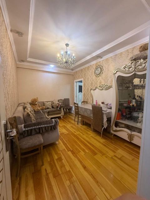 Mənzil çərur mtk-2də yerləşir. tam əşyalıdır və əşyalarla birlikdə — Bakı