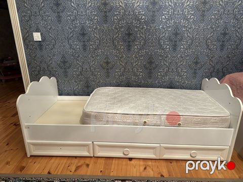 Uşaq/yekəuşaq çarpayısı – çekmecəli, döşəkli Uşaq içində çox az — Bakı