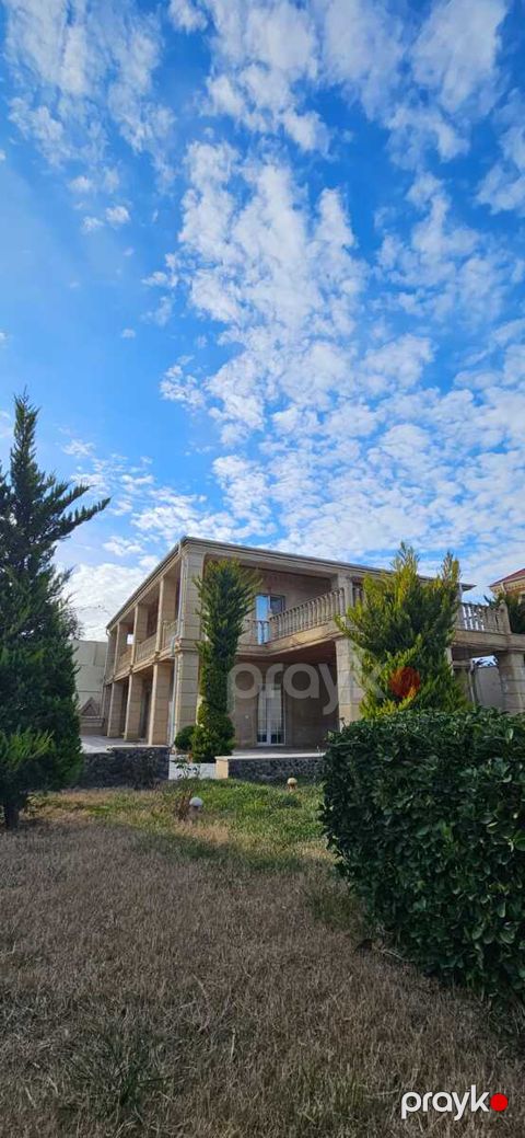 Satılır 5 otaqlı həyət evi/bağ evi 200 m² — Bakı