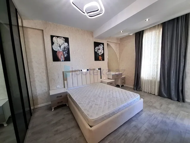 Satılır: 2 Otaq, Yeni tikili, Nizami r., 8-ci km q., 70.00 m² — Mənzil (2)