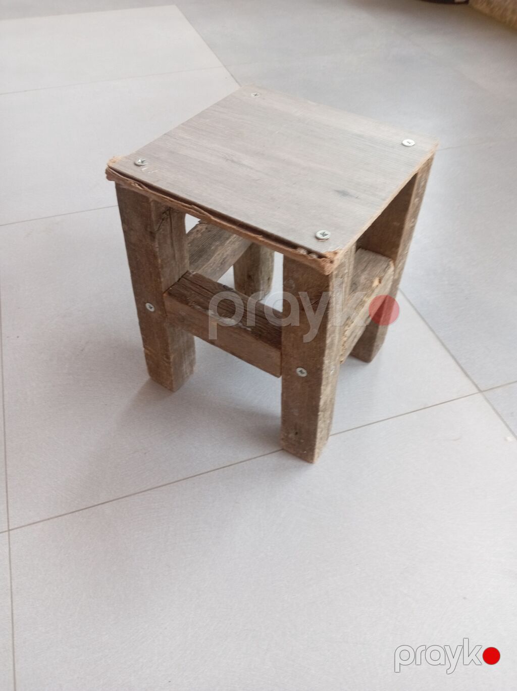 Məhsul: Taxta taburet/kiçik oturacaq - Material: Tamamilə taxtadan — Tabure, Digah (3)