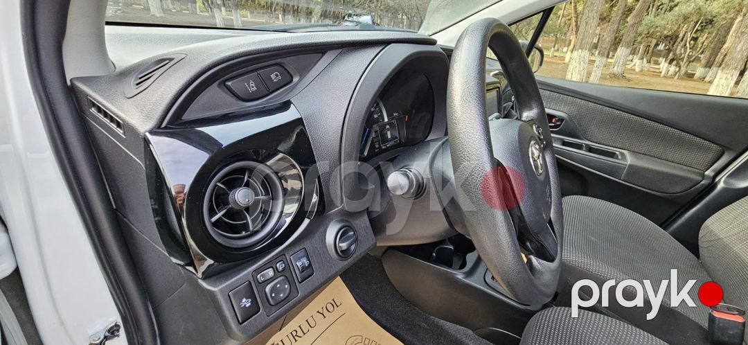 Toyota Vitz icarəyə verilir — Avtomobil icarəsi, Bakı (3)