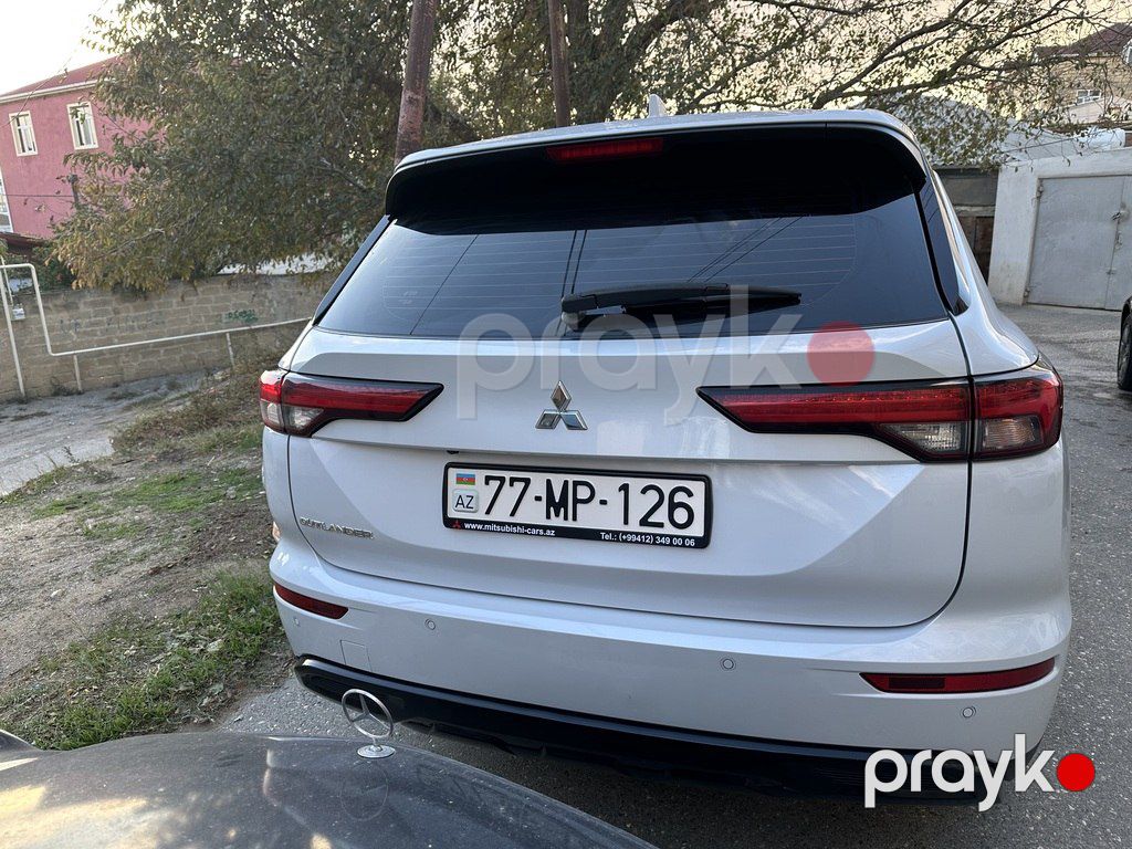 Mitsubishi Outlander, 2.5 L, 2023 il, 21 800 km — Avtomobillər, Bakı (8)
