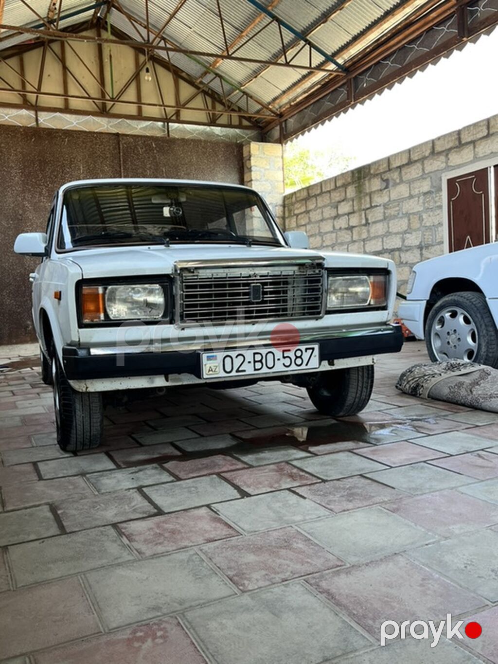 VAZ 2107, ağ rəng, sedan kuzov. Xüsusiyyətlər: - Rəsmi 4 qapılı — Avtomobillər, Ağdam (6)