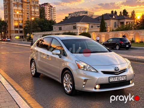 Toyota Prius: 1.8 l 2012 il Universal — Bakı
