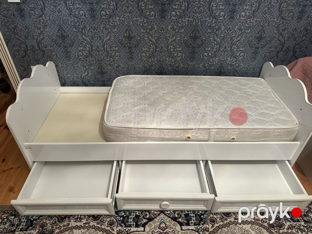 Uşaq/yekəuşaq çarpayısı – çekmecəli, döşəkli Uşaq içində çox az — Yataqlar, Bakı (2)