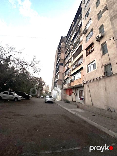 Satılır 4 otaqlı köhnə tikili 104 m² — Bakı