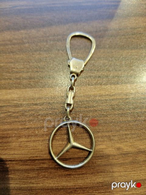 Gümüş açarlıq Mercedes Benz — Bakı