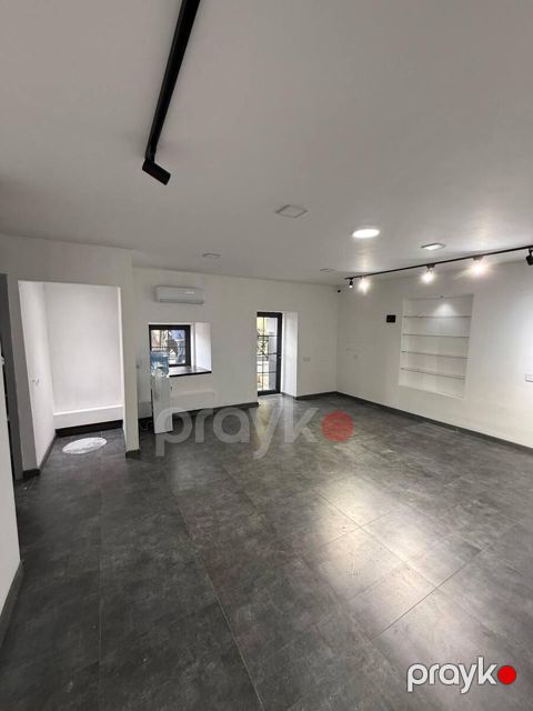 Satılır obyekt 45 m² — Bakı