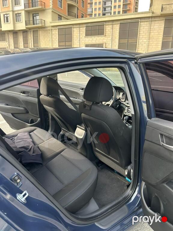 Hyundai Avante, 1.6 L, 2015 il, 120 000 km — Avtomobillər, Bakı (7)