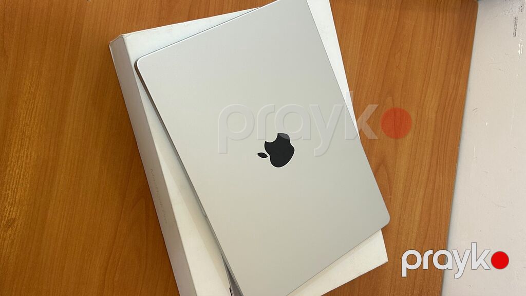 Macbook gündalik istifada olunub cızığı yoxdur xırda yerlarinda var — Apple Macbook, Digah (2)