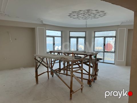 Satılır 4 otaqlı yeni tikili 240 m² — Bakı