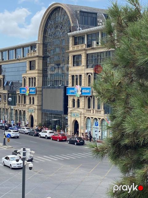 Satılır 3 otaqlı köhnə tikili 68 m² — Bakı