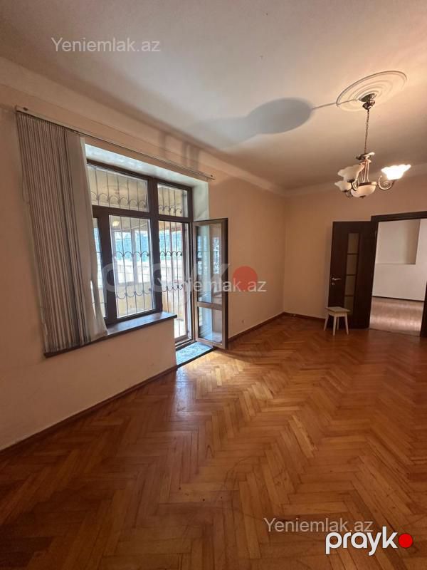 Satılır 3 otaqlı Bina evi menzil (Köhnə tikili), 85 m², Yasamal rayonu — Mənzil, Bakı (4)