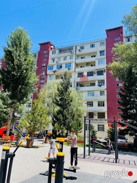 Satılır 4 otaqlı köhnə tikili 110 m² — Bakı