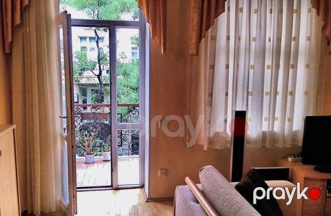 Satılır 2 otaqlı köhnə tikili 60 m² — Bakı