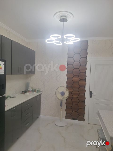 Satılır 3 otaqlı köhnə tikili 80 m² — Bakı