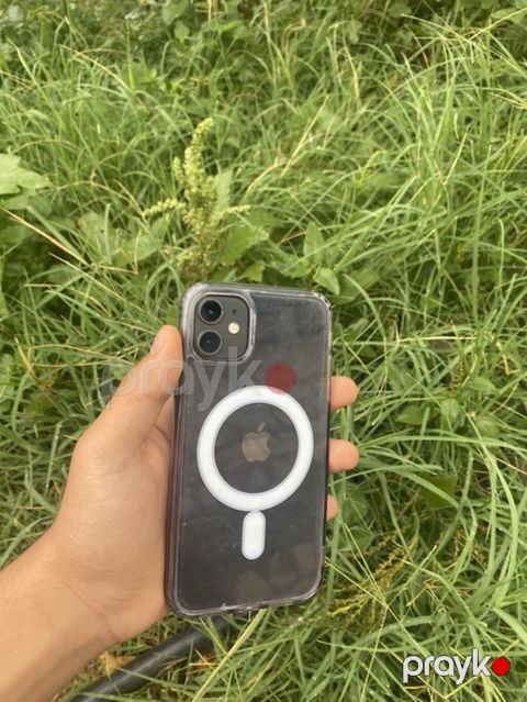 IPhone 11, Qara, Simsiz şarj — Bərdə