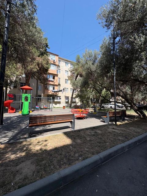 Satılır 2 otaqlı köhnə tikili 50 m² — Bakı