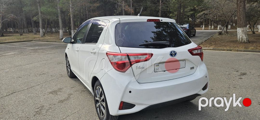 Toyota Vitz icarəyə verilir — Avtomobil icarəsi, Bakı (2)
