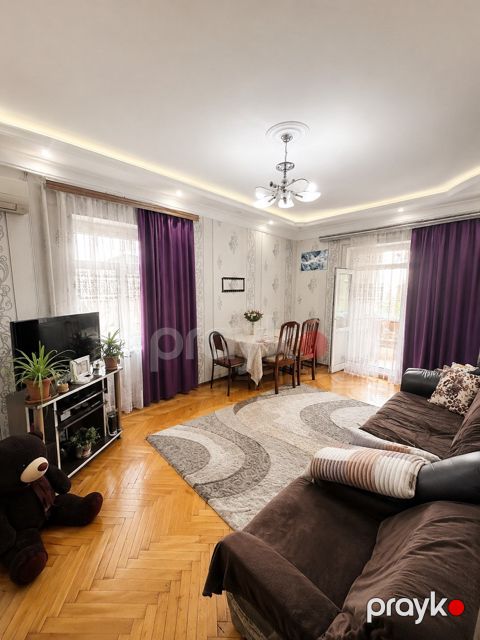 Satılır 2 otaqlı köhnə tikili 60 m² — Bakı
