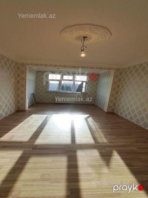 Satılır 3 otaqlı Bina evi menzil (Köhnə tikili), 67 m², 5-ci mikrorayon — Sumqayıt