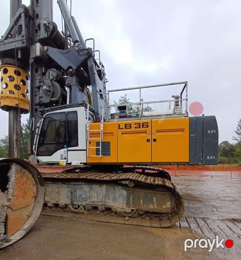 Svay vuran BG / Liebherr/ Delmag — Bakı