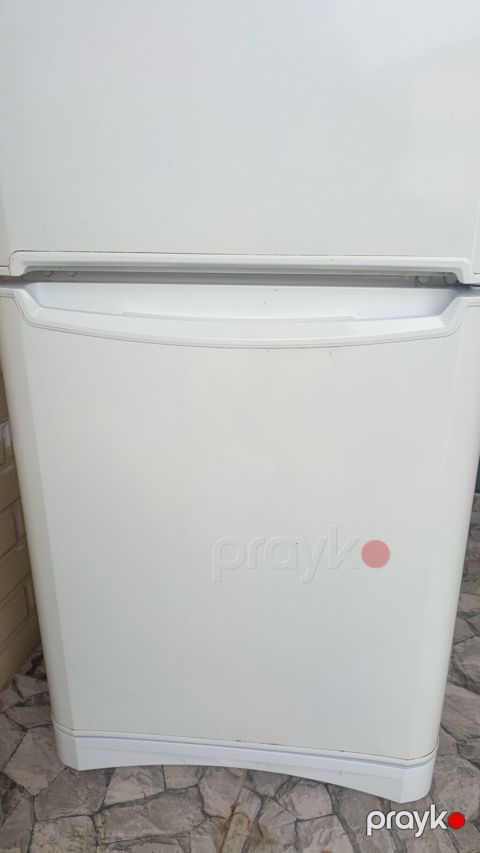 İşlənmiş 2 qapılı Indesit Soyuducu Satılır, rəng - Ağ — Bakı