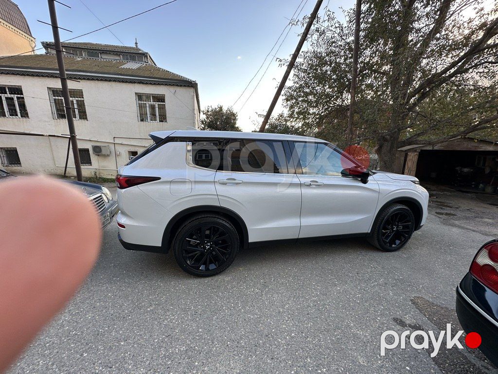 Mitsubishi Outlander, 2.5 L, 2023 il, 21 800 km — Avtomobillər, Bakı (7)