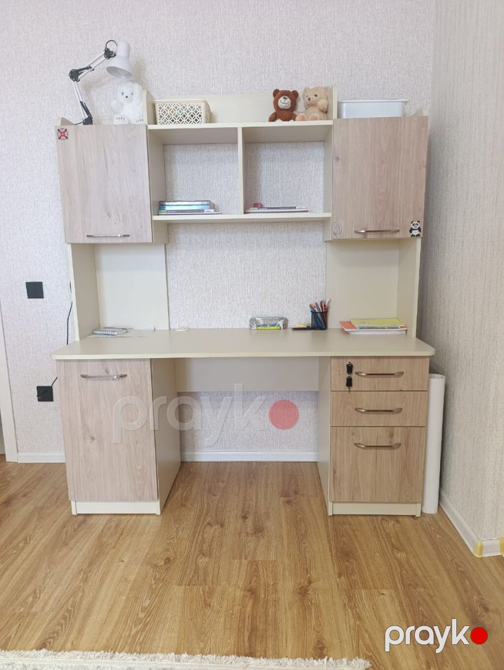Yazı masası satılır. Az istifadə olunub, vəziyyəti yaxşıdır (şəkildə — Masalar, Bakı (2)