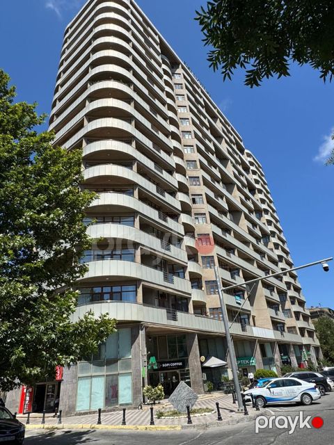 Satılır 4 otaqlı yeni tikili 220 m² — Bakı