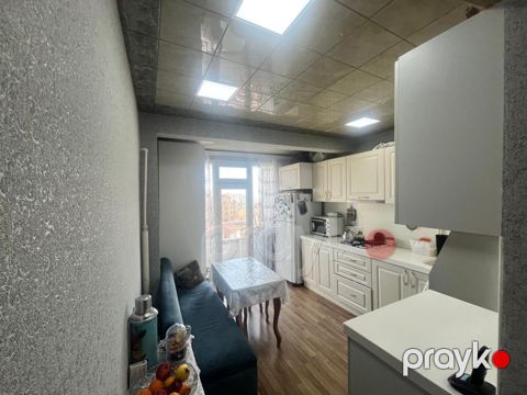 Satılır 2 otaqlı köhnə tikili 65 m² — Bakı