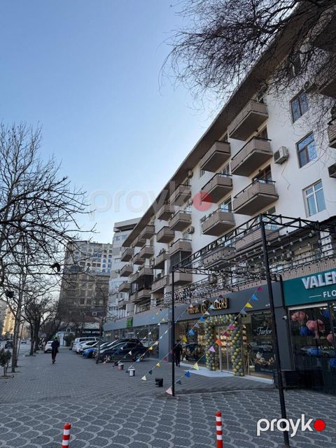 Satılır 2 otaqlı köhnə tikili 45 m² — Bakı