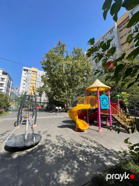 Satılır 2 otaqlı köhnə tikili 70 m² — Bakı