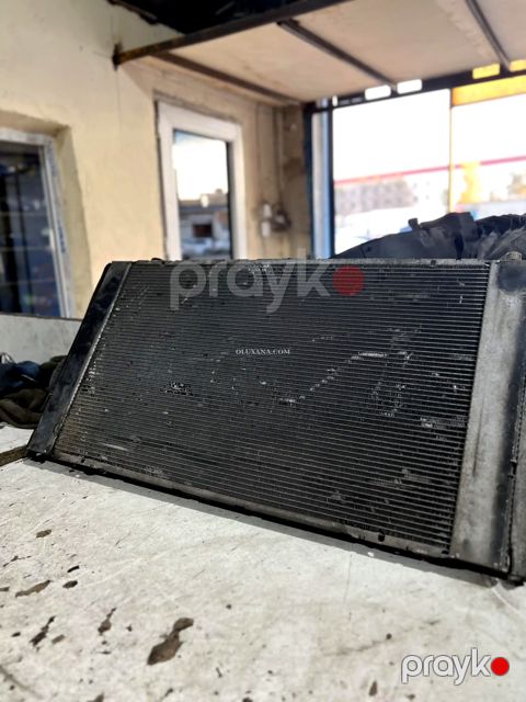 Toyota Prius 20 kuza su radiatoru — Bakı