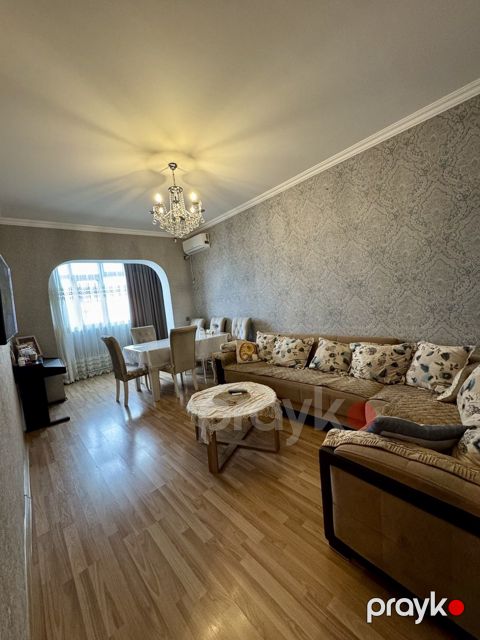 Satılır 4 otaqlı köhnə tikili 110 m² — Bakı